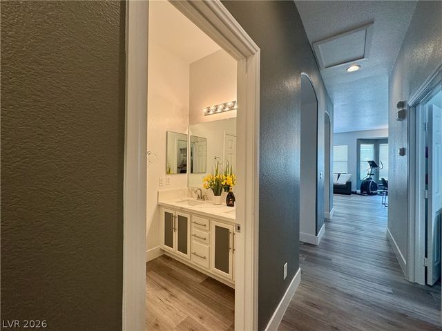 5422 Nestled Moon Court, Las Vegas, NV 89131