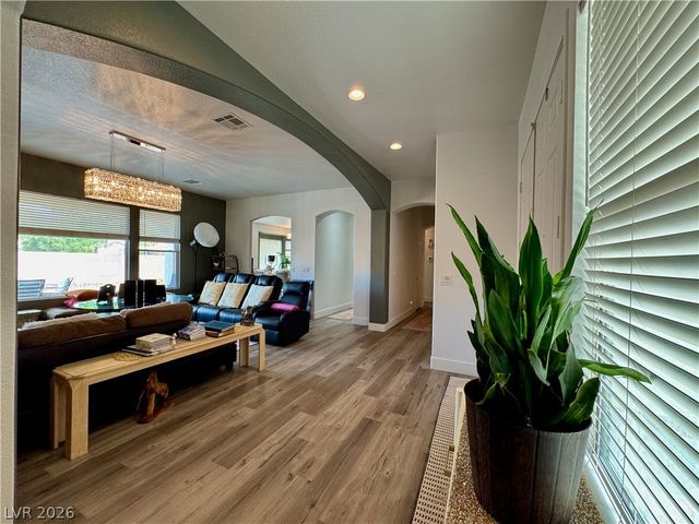 5422 Nestled Moon Court, Las Vegas, NV 89131