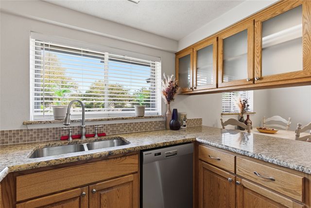 900 Meadowlark Drive, Mansfield, TX 76063