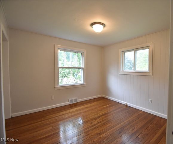 3446 Hadley Avenue, Youngstown, OH 44505