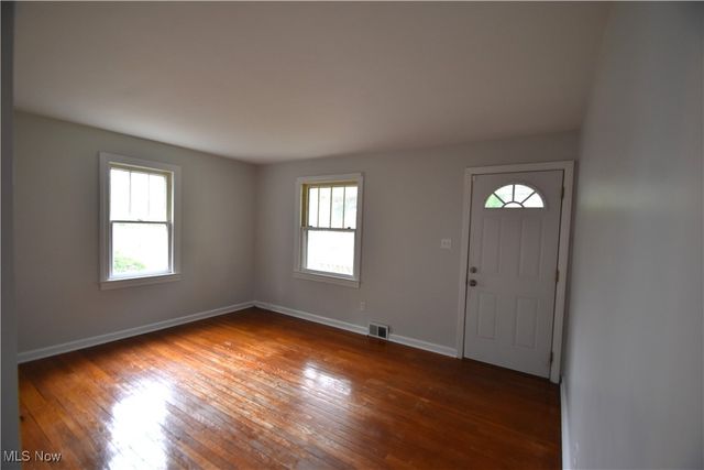 3446 Hadley Avenue, Youngstown, OH 44505