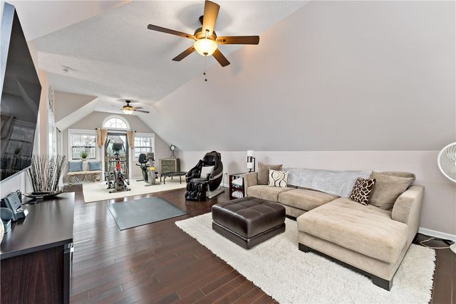 422 Bailey Ave, Mt Washington, PA 15211