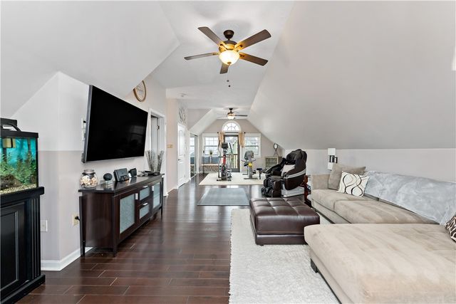 422 Bailey Ave, Mt Washington, PA 15211