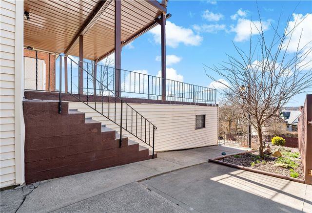 422 Bailey Ave, Mt Washington, PA 15211