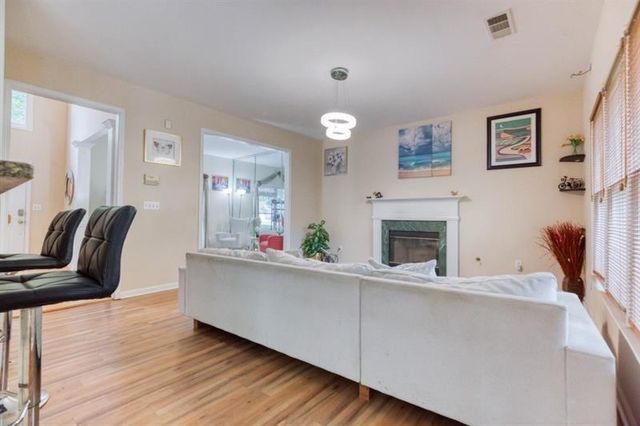 1008 Post Horn Run, Lawrenceville, GA 30045