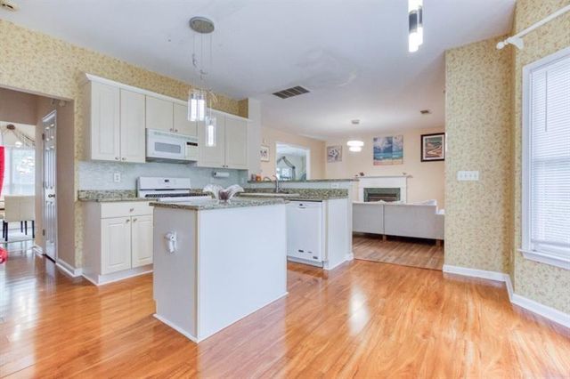 1008 Post Horn Run, Lawrenceville, GA 30045