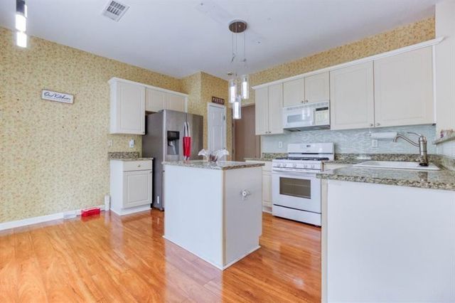 1008 Post Horn Run, Lawrenceville, GA 30045