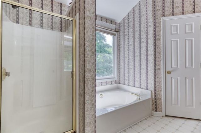 1008 Post Horn Run, Lawrenceville, GA 30045