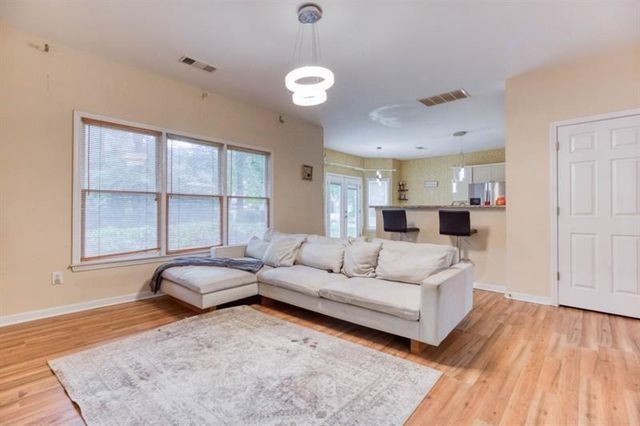 1008 Post Horn Run, Lawrenceville, GA 30045