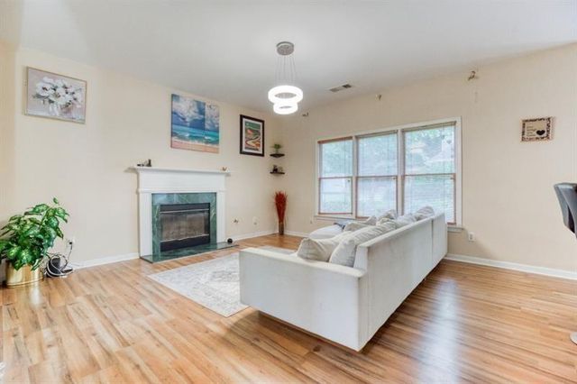 1008 Post Horn Run, Lawrenceville, GA 30045