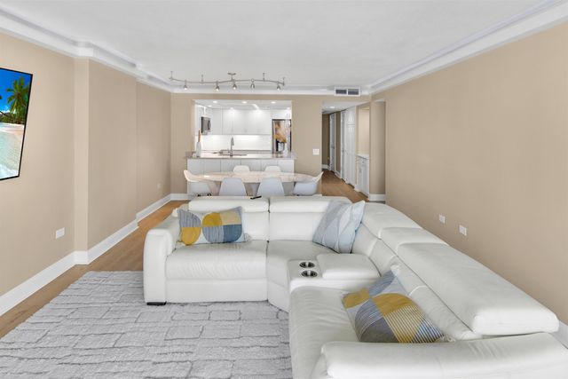 101 Ocean Creek Dr Apt EE10, Myrtle Beach, SC 29572