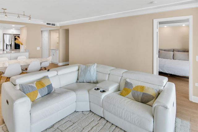 101 Ocean Creek Dr Apt EE10, Myrtle Beach, SC 29572