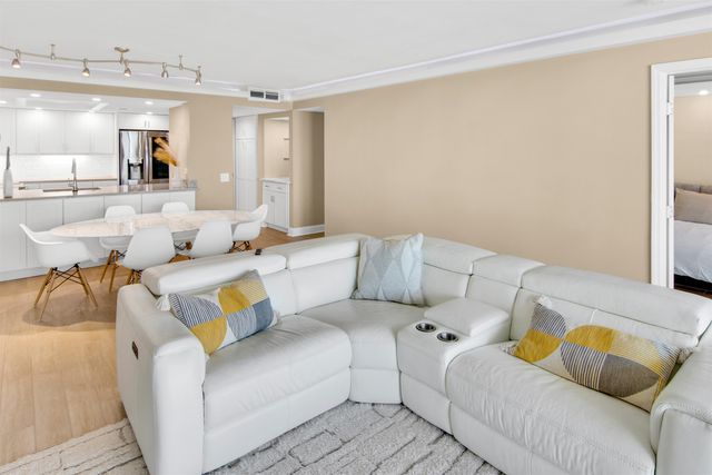 101 Ocean Creek Dr Apt EE10, Myrtle Beach, SC 29572