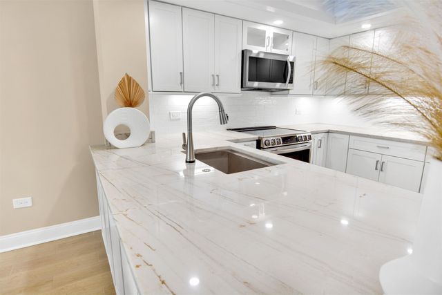 101 Ocean Creek Dr Apt EE10, Myrtle Beach, SC 29572