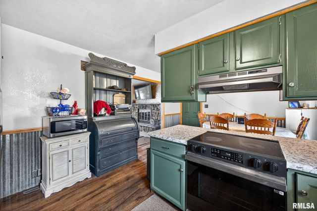 200 FALCON Drive, Green Valley, IL 61534