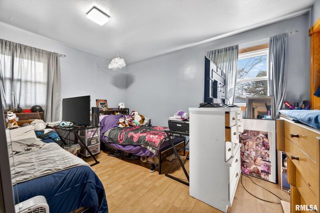 200 FALCON Drive, Green Valley, IL 61534