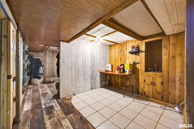 200 FALCON Drive, Green Valley, IL 61534