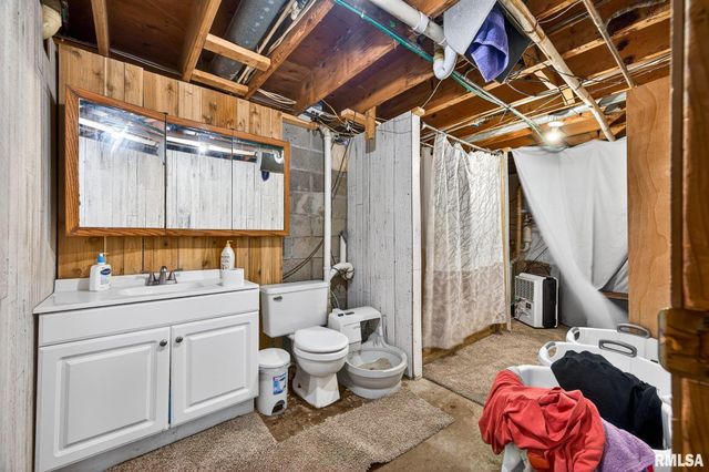 200 FALCON Drive, Green Valley, IL 61534