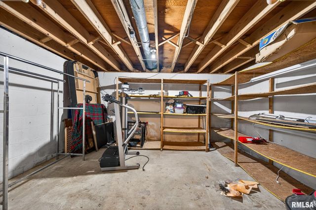 200 FALCON Drive, Green Valley, IL 61534