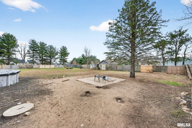 200 FALCON Drive, Green Valley, IL 61534