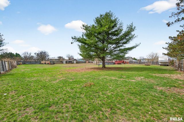 200 FALCON Drive, Green Valley, IL 61534