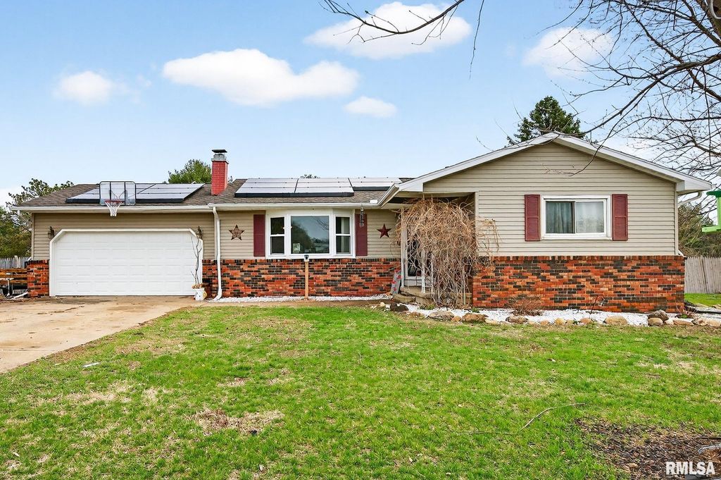 200 FALCON Drive, Green Valley, IL 61534