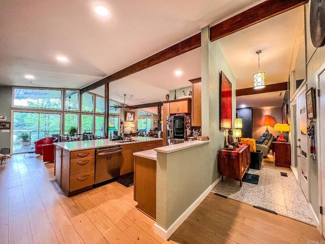15 S Pego Way, Hot Springs Village, AR 71909