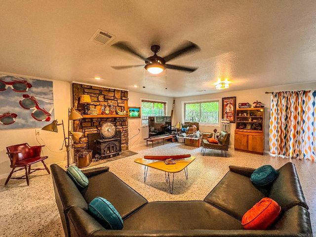 15 S Pego Way, Hot Springs Village, AR 71909