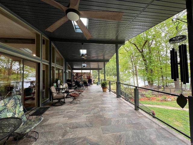 15 S Pego Way, Hot Springs Village, AR 71909
