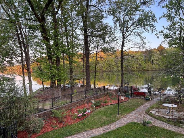 15 S Pego Way, Hot Springs Village, AR 71909