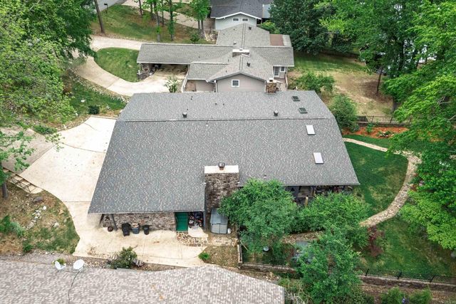15 S Pego Way, Hot Springs Village, AR 71909