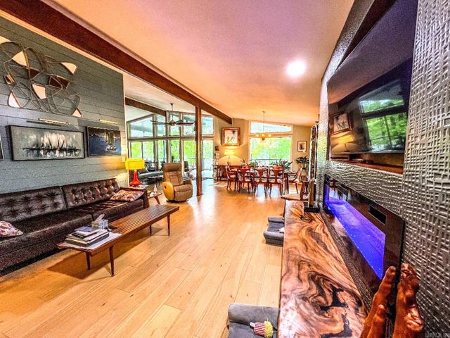 15 S Pego Way, Hot Springs Village, AR 71909