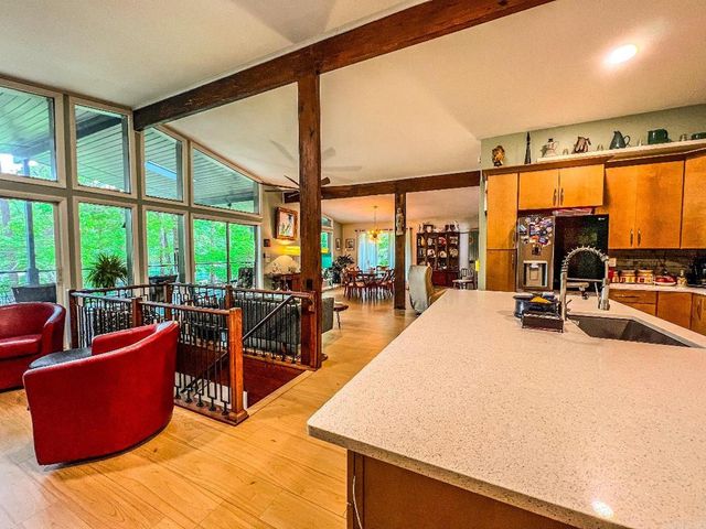 15 S Pego Way, Hot Springs Village, AR 71909