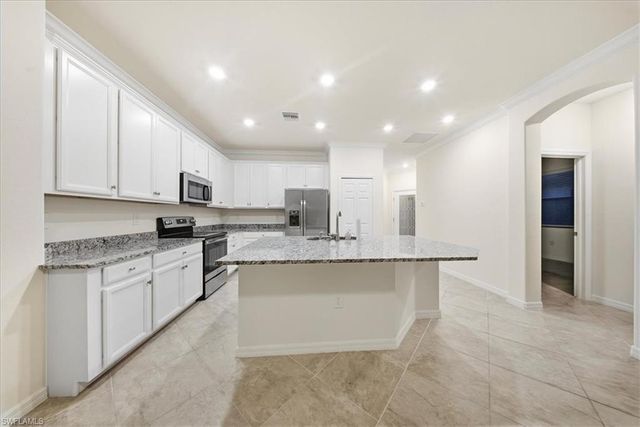 9180 Glenforest DR, Naples, FL 34120