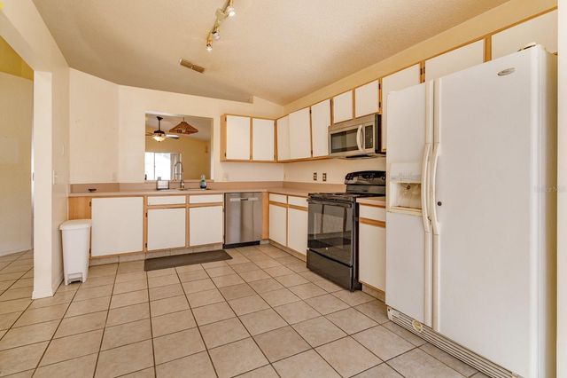 2161 RJ CIRCLE, Kissimmee, FL 34744