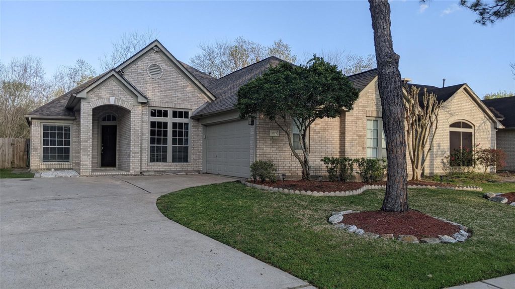 3519 Deerbrook Court, Pearland, TX 77584