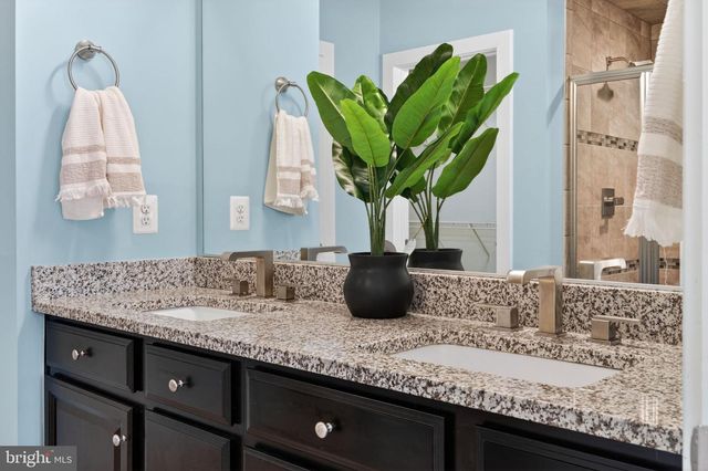 43388 WHITEHEAD TER, Ashburn, VA 20148