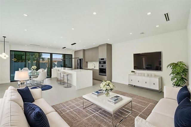 1525 NE 15th Ave, Fort Lauderdale, FL 33304