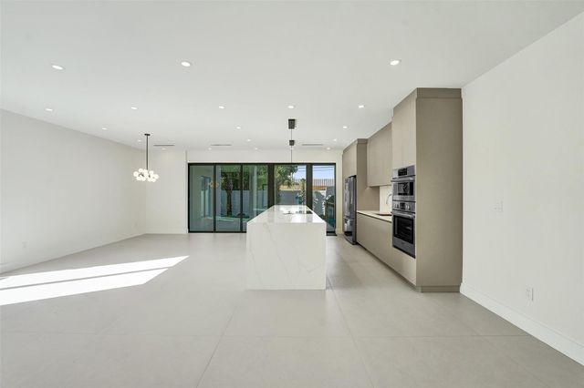 1525 NE 15th Ave, Fort Lauderdale, FL 33304