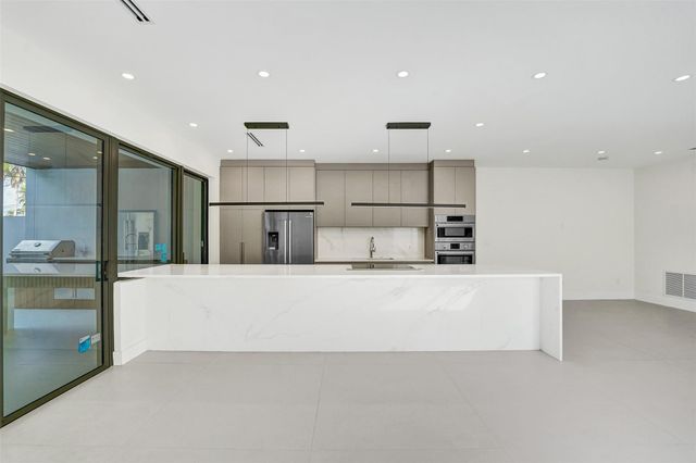 1525 NE 15th Ave, Fort Lauderdale, FL 33304