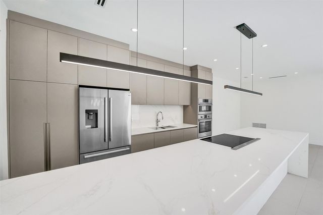 1525 NE 15th Ave, Fort Lauderdale, FL 33304