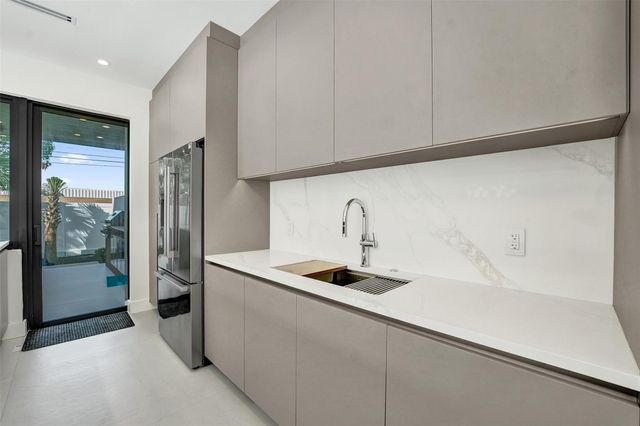 1525 NE 15th Ave, Fort Lauderdale, FL 33304