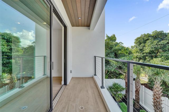 1525 NE 15th Ave, Fort Lauderdale, FL 33304