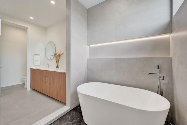 1525 NE 15th Ave, Fort Lauderdale, FL 33304