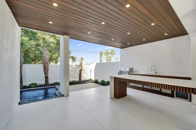 1525 NE 15th Ave, Fort Lauderdale, FL 33304