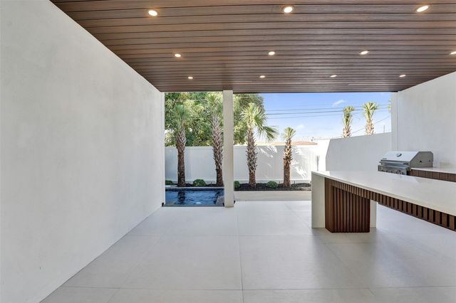 1525 NE 15th Ave, Fort Lauderdale, FL 33304