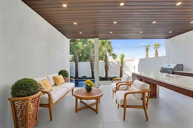 1525 NE 15th Ave, Fort Lauderdale, FL 33304