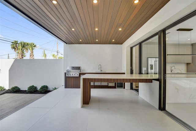 1525 NE 15th Ave, Fort Lauderdale, FL 33304