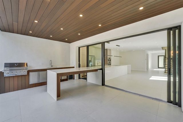 1525 NE 15th Ave, Fort Lauderdale, FL 33304