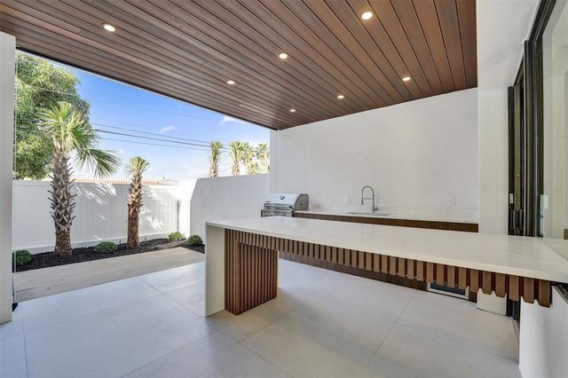 1525 NE 15th Ave, Fort Lauderdale, FL 33304